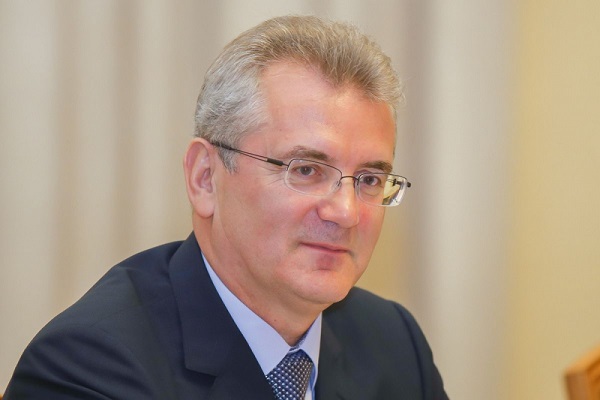 Белозерцев поздравил жительниц Пензенской области с 8 Марта