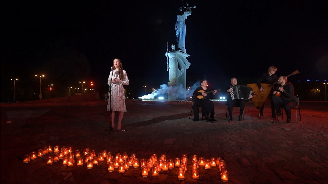 Сотрудники медиахолдинга «Экспресс» исполнили известные военные песни