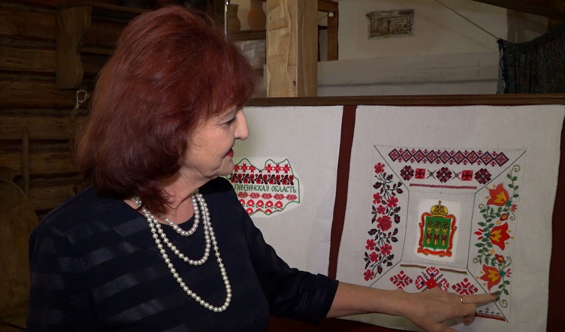 В музее имени Ульянова представили карту Сурского края, вышитую умельцами четырех национальностей