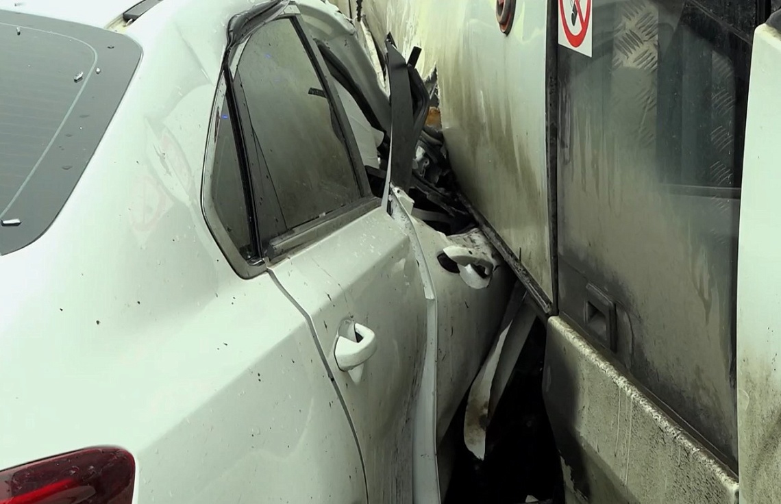 Специалисты продолжают восстанавливать картину жуткой аварии на улице Гагарина