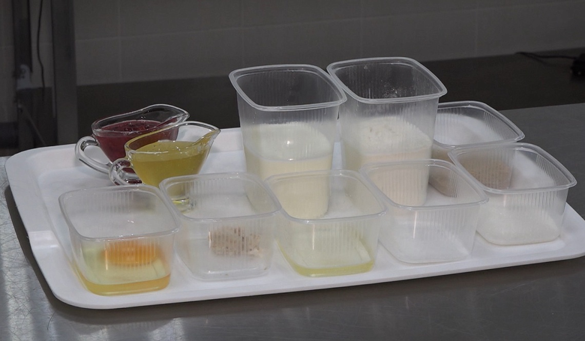 В Пензенском колледже пищевой промышленности и коммерции пекут блины