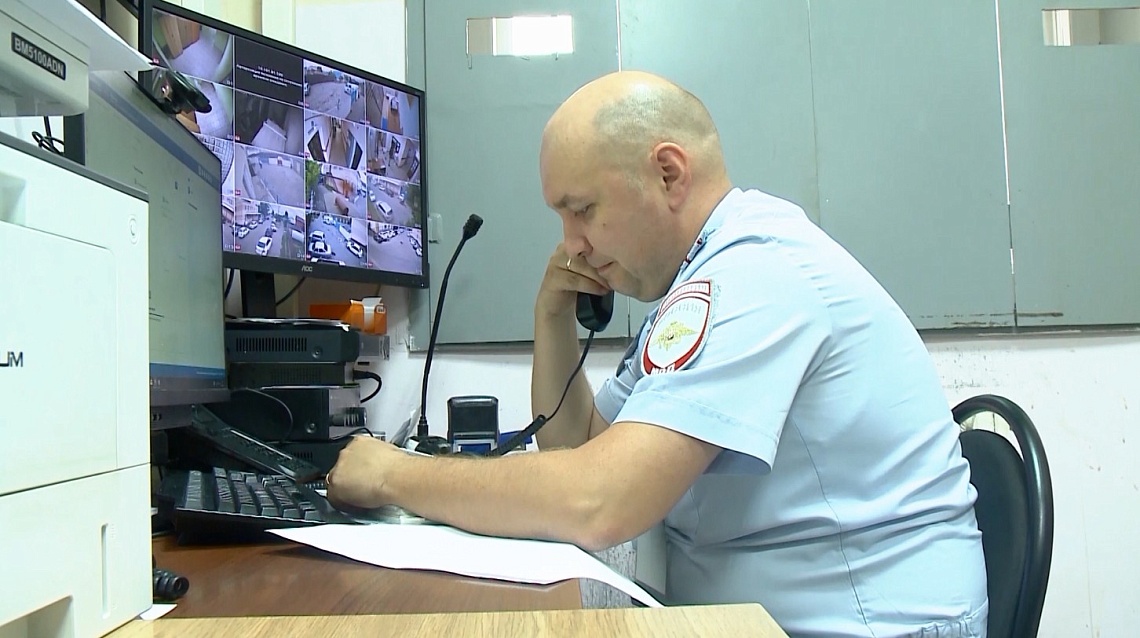 Из машины пензенца украли акустическую систему