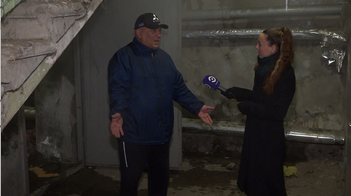 В Пензе подвал дома №55 на улице Чкалова затапливает кипятком