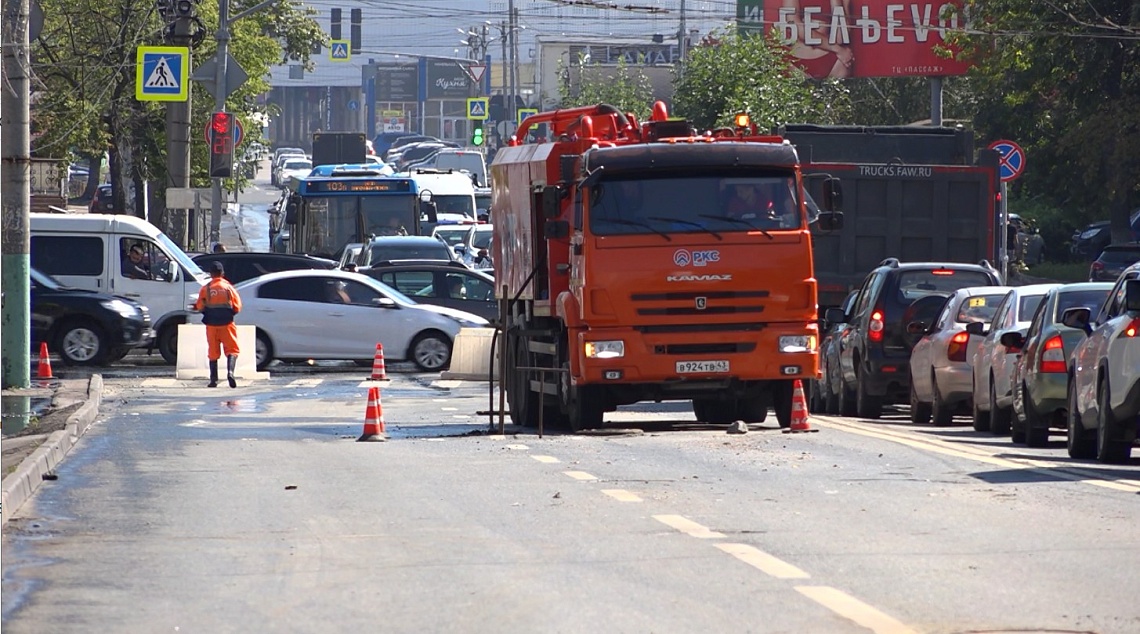 В Пензе еще на неделю перекрывают участок дороги на улице Суворова