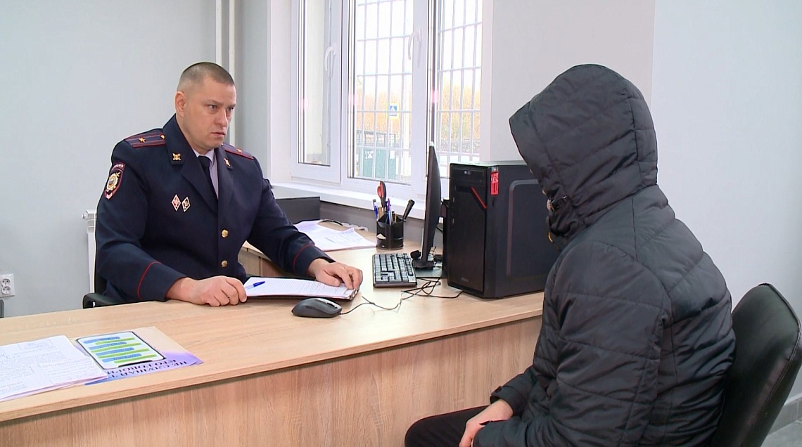 В Пензе сотрудники полиции в преддверии профессионального праздника рассказали о своей службе