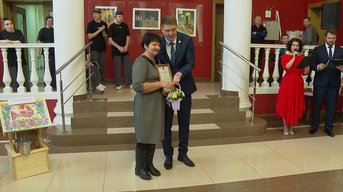 В Пензе в День инвалидов наградили волонтеров, которые помогают гражданам с ограниченными возможностями