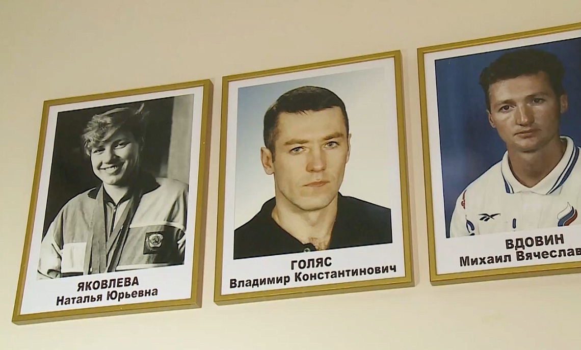 Пензенский олимпиец  Владимир Голяс передал в музей  дворца единоборств  «Воейков»  свою форму