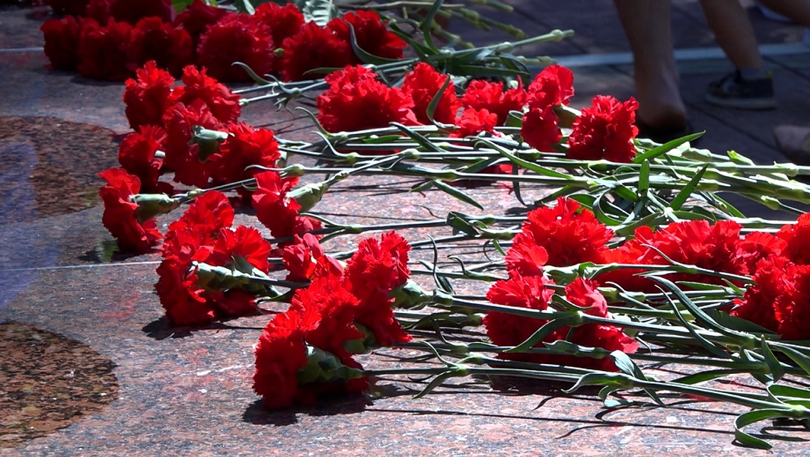 Сегодня в День ВДВ в Пензе десантники собрались у мемориала «Разорванная звезда»