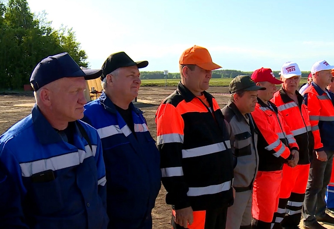 В Наровчатском районе сегодня прошёл областной конкурс профессионального мастерства среди бульдозеристов
