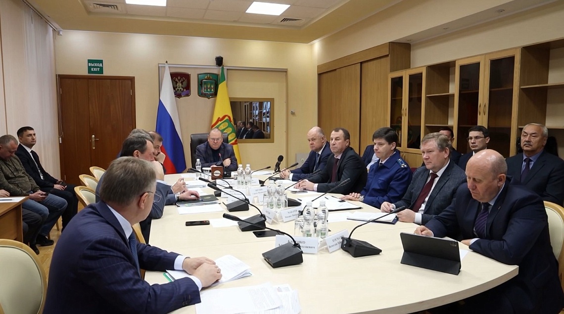 Школьники из Запорожья встретились с губернатором Олегом Мельниченко