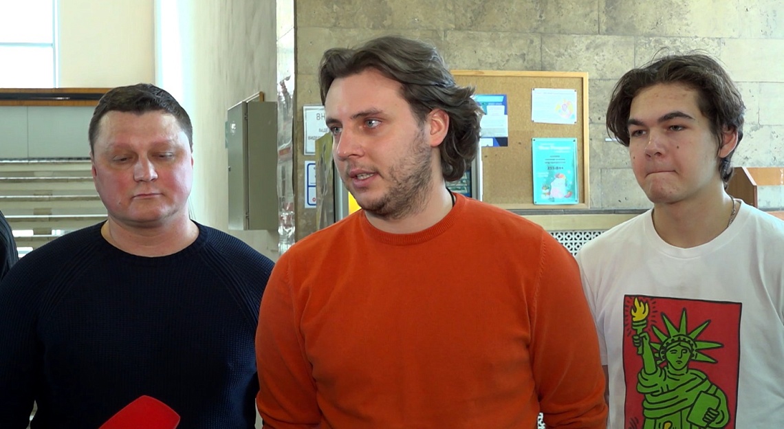 Пензенский ХК «Дизель» передал беженцам вещи первой необходимости