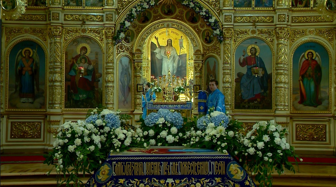 В Пензе православные верующие отметили Успение Пресвятой Богородицы