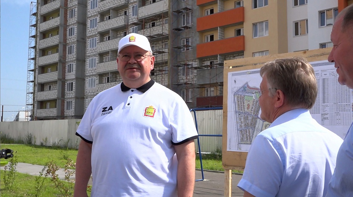 Губернатор Пензенской области Олег Мельниченко осмотрел строящиеся объекты в микрорайоне Заря