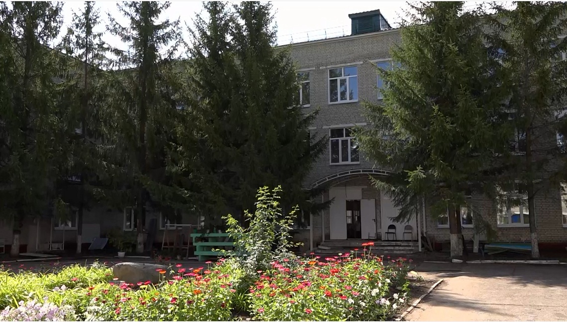 Губернатору Олегу Мельниченко доложили о ходе ремонтных работ в образовательных учреждениях