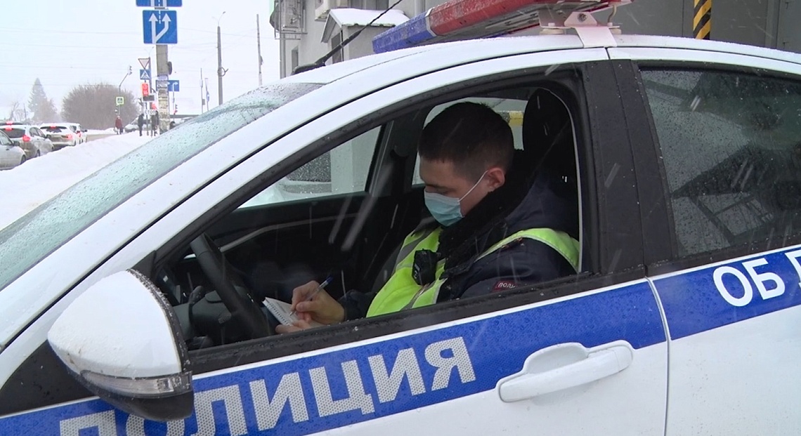 За попытку дать взятку сотруднику полиции мужчине грозит лишение свободы