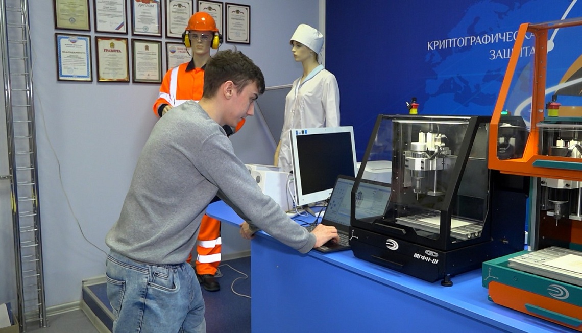 В условиях ограничений и санкций в России продолжается работа по импортозамещению