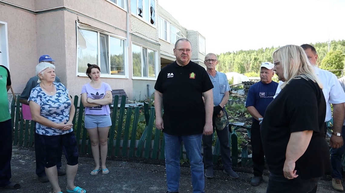 Губернатор Пензенской области Олег Мельниченко проконтролировал, как в Никольске устраняют последствия урагана