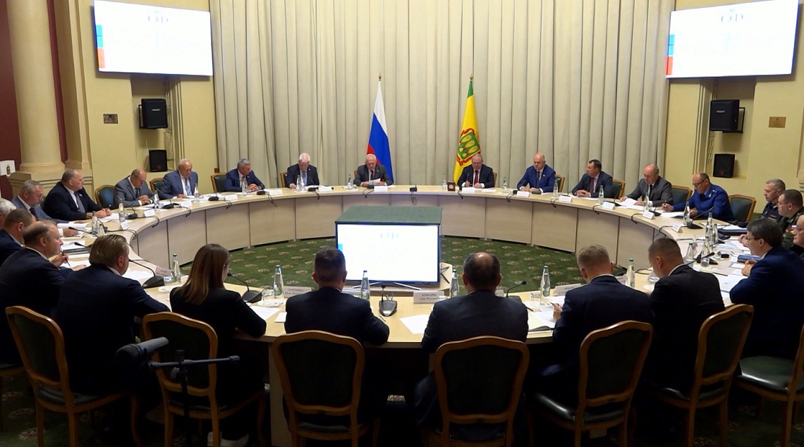 Губернатор Олег Мельниченко принял участие в заседании комитета по обороне и безопасности Совета Федерации РФ