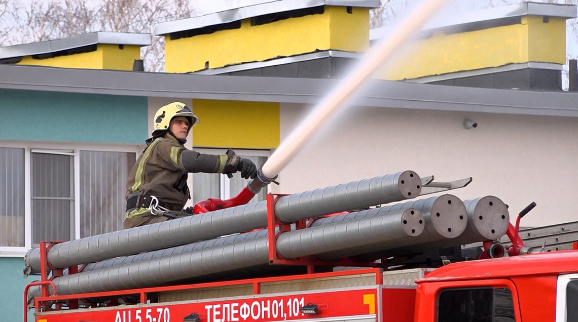 В Пензе сотрудники МЧС рассказали детям из Белгорода о своей работе