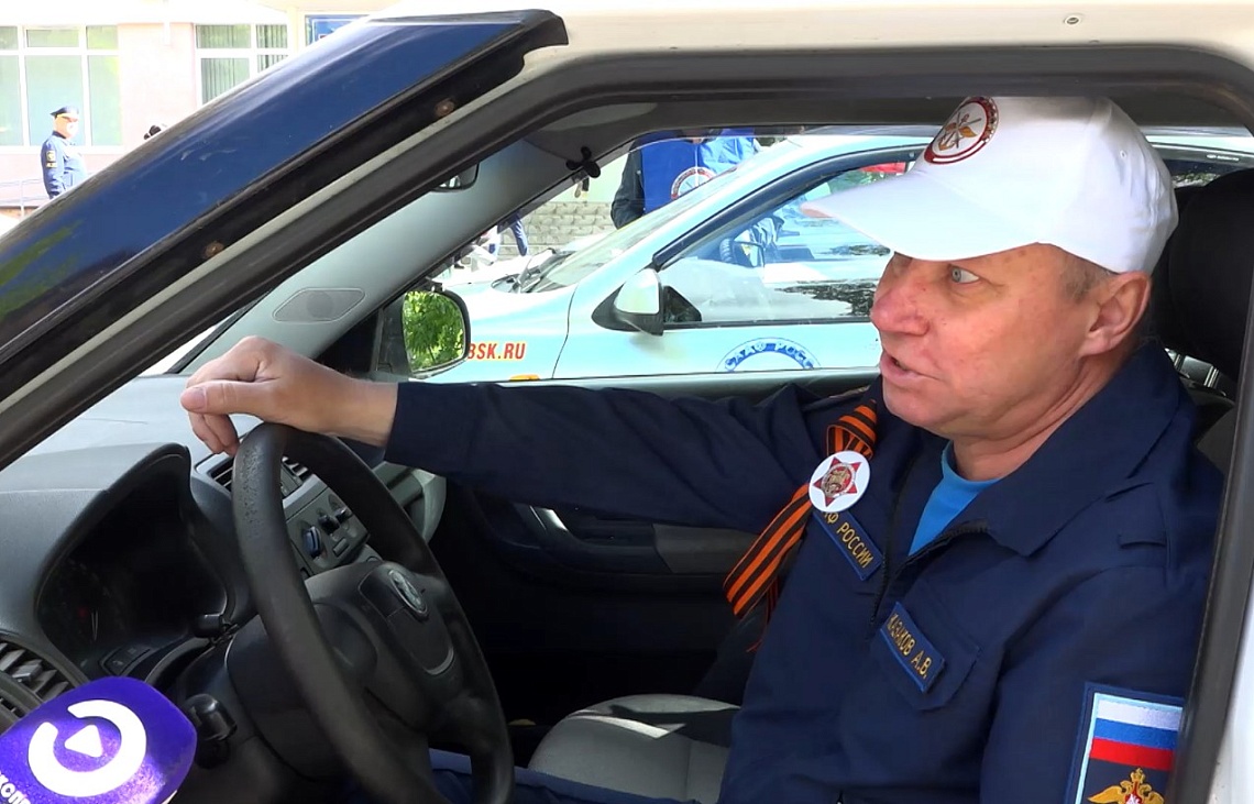 От здания регионального ДОСААФ сегодня стартовал автопробег, посвященный Дню Победы