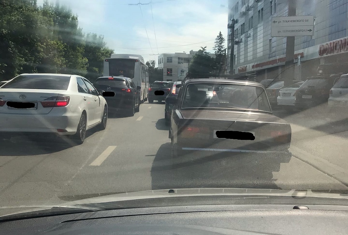 В Пензе авария спровоцировала огромную пробку