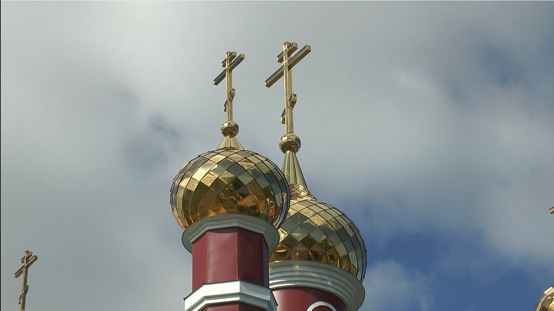 В Каменском районе мощи Ионна Кочетовского перенесли из молитвенного дома в строящуюся церковь