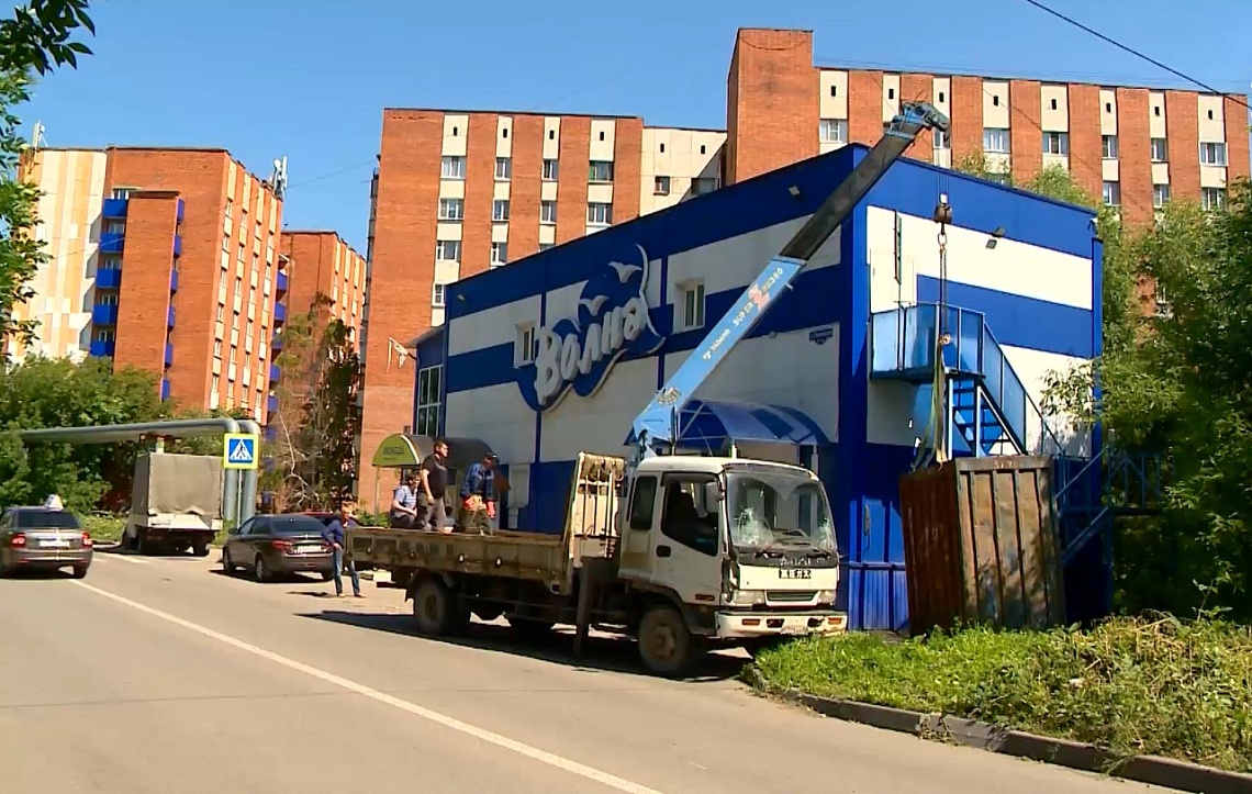 В Пензе убирают незаконные конструкции с муниципальной земли