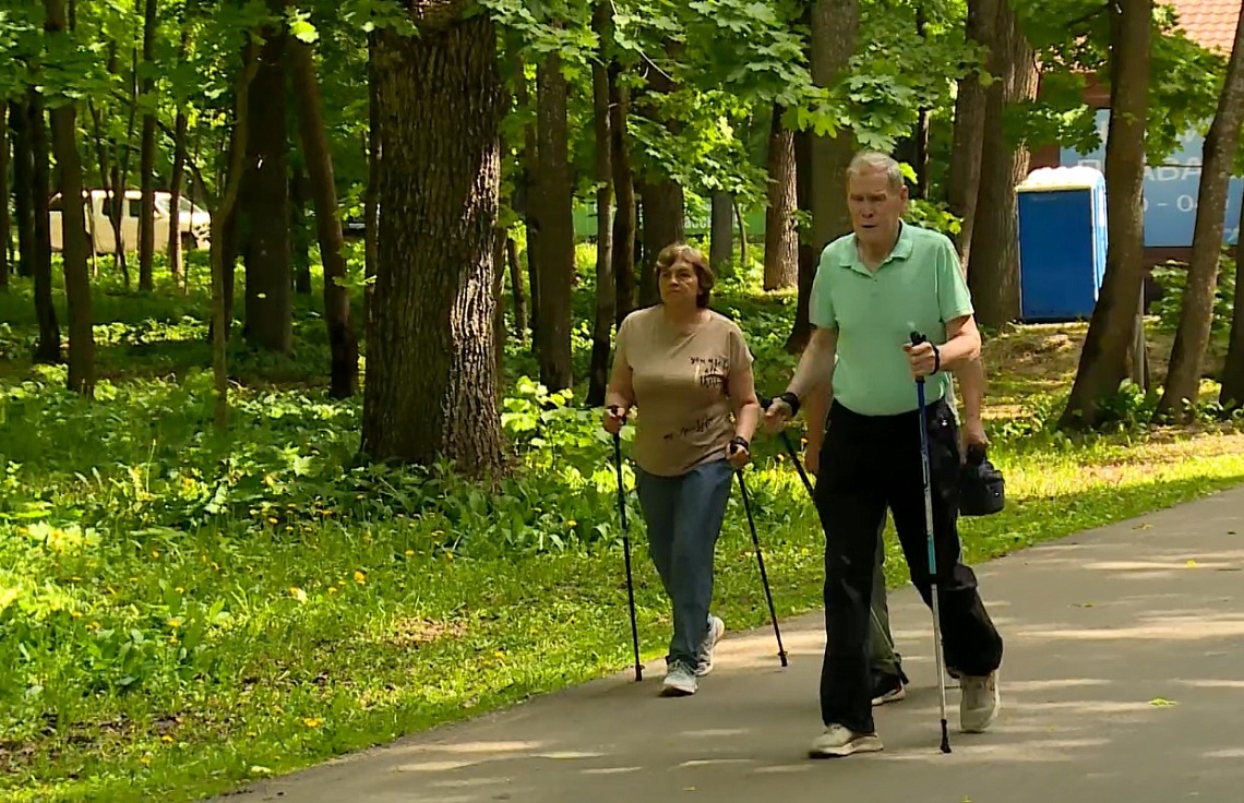 На Олимпийской аллее Пензы завершается подготовка к предстоящей акарицидной обработке