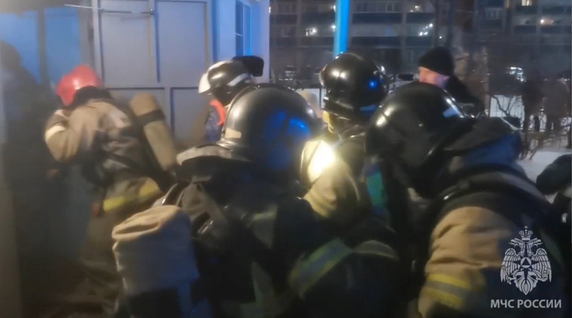 В пензенской многоэтажке загорелась квартира