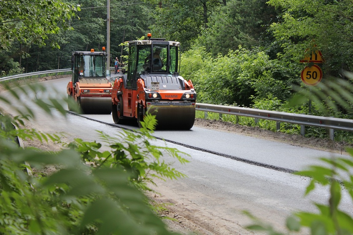 Начался ремонт дороги на подъезде к санаторию в Кичкилейке