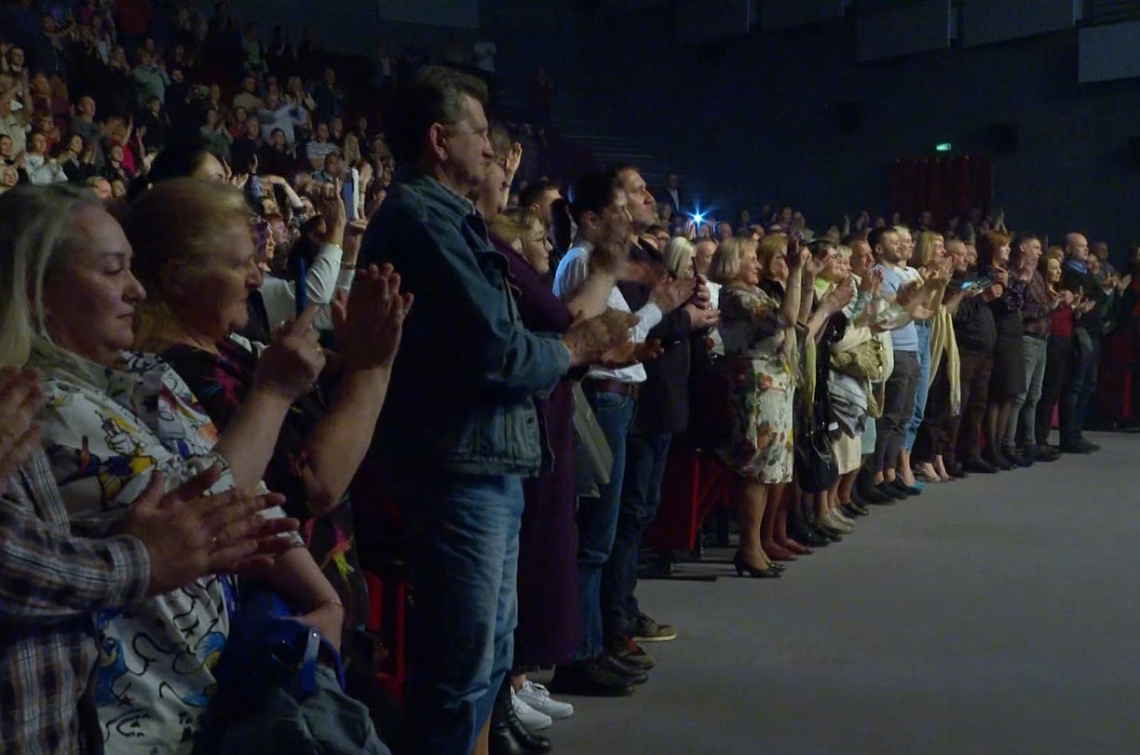 Старые песни о главном исполнил известный певец в нашем городе