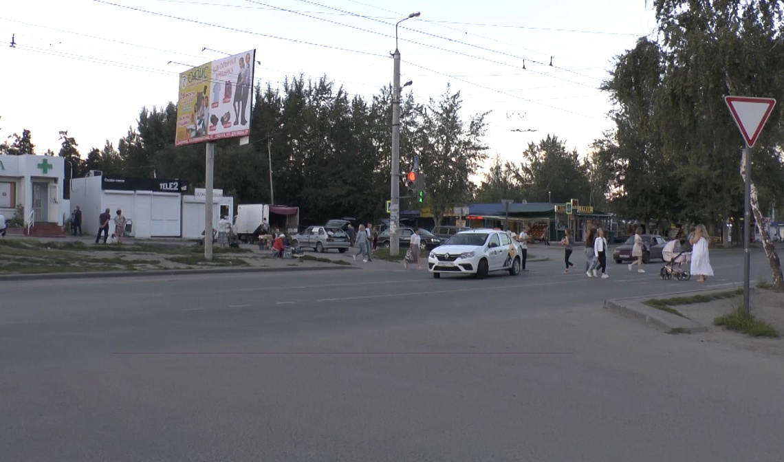 В Пензе на улице Клары Цеткин произошло ДТП с участием автомобиля Renault Logan