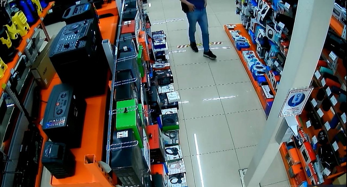 В Кузнецке задержали жителя Ульяновска за кражу в одном из магазинов по продаже цифровой техники
