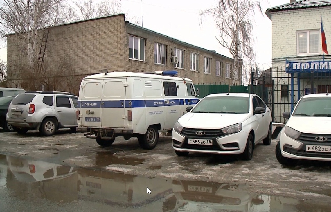 В Кондоле из гаража неизвестные угнали трактор