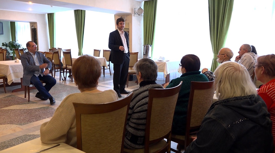 Сергей Казаков и Павел Тачков провели творческий вечер для жителей ДНР и ЛНР