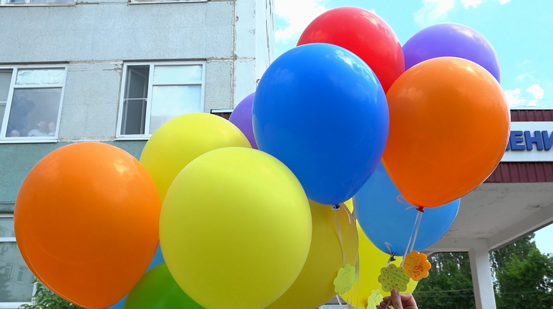 В Пензе с Днем защиты детей поздравили юных пациентов онкологического диспансера