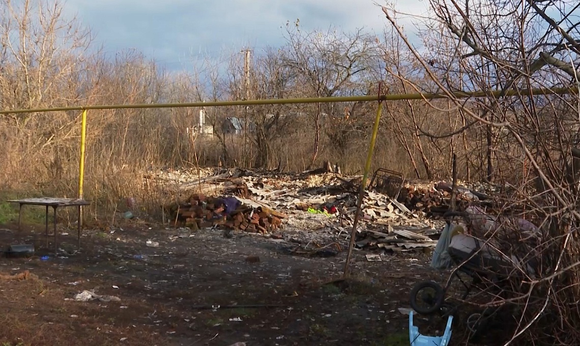В Пензенском районе помогли найти новое жилье многодетной семье погорельцев
