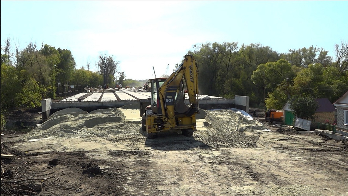 В Лунинском районе продолжается строительство нового моста