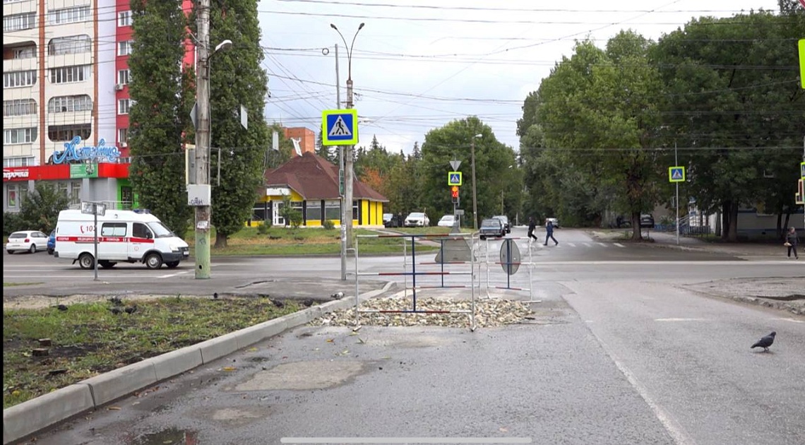Депутаты Гордумы проверили места разрытий теплосетей на дорогах  Пензы