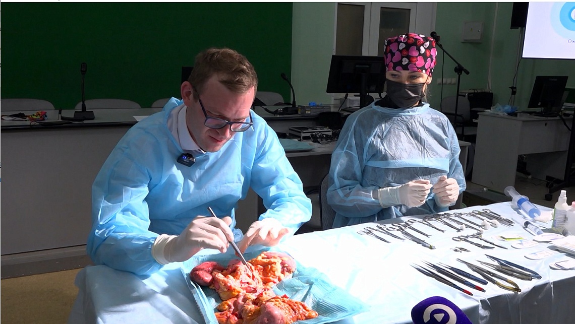 В Пензе студентам-медикам доцент самарского вуза провел занятие по трансплантации