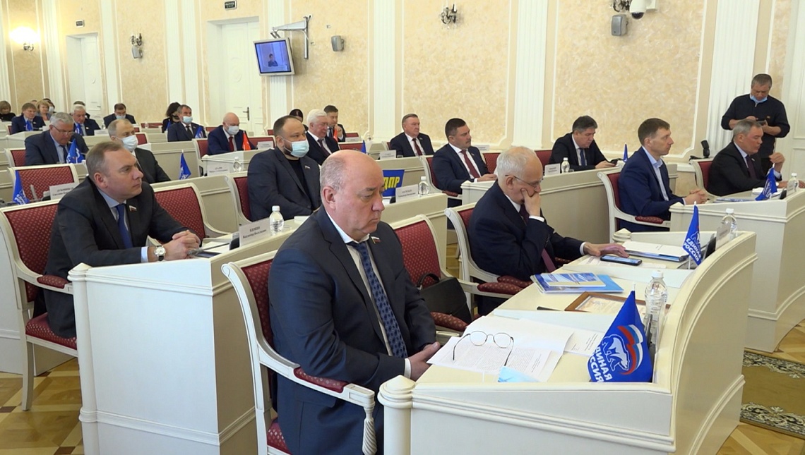 В областном бюджете большая часть расходов запланирована на соцобеспечение и борьбу с ковидом