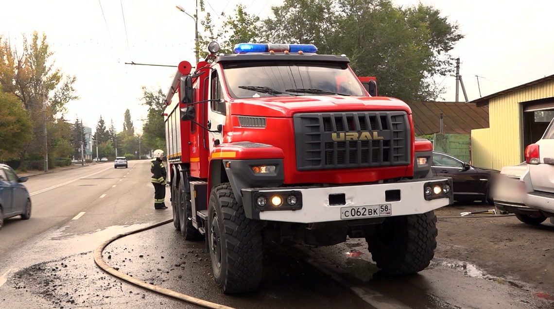 В Пензе загорелось здание №62 на улице Тухачевского