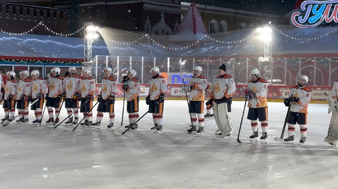 Сотрудники МЧС из Заречного приняли участие в международном хоккейном матче