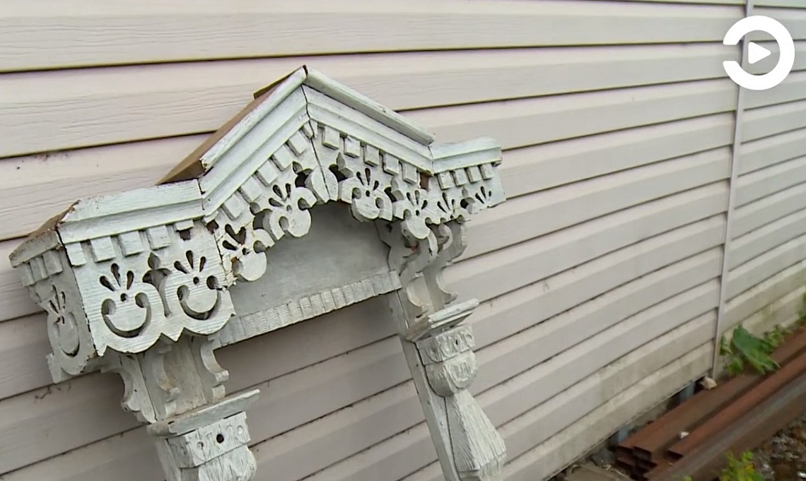 Пензенцы восстанавливают старинный наличник на телеканале «Экспресс»