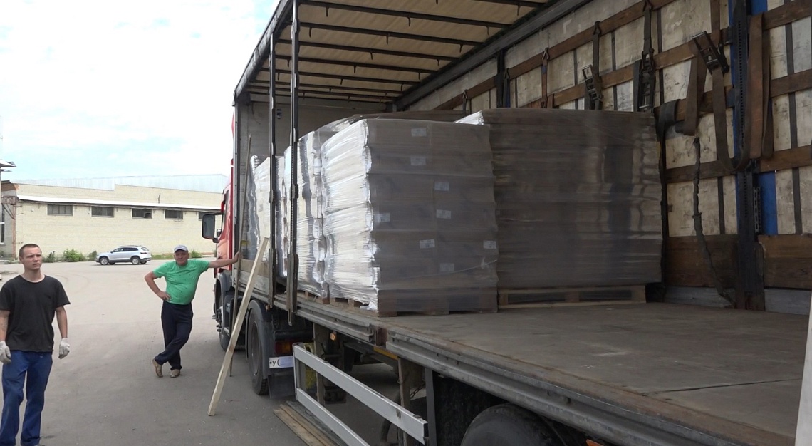 Для восстановления освобожденных территорий Украины  из  Кузнецка отправили офисную мебель