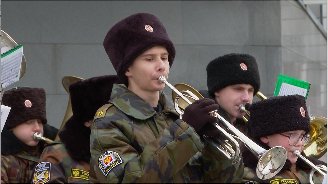 В Пензе воспитанники Губернского казачьего генерала Слепцова кадетского корпуса приняли участие в памятном параде