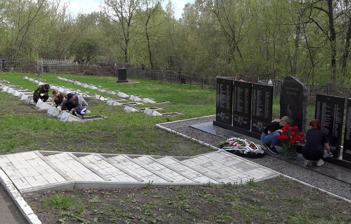 На Митрофановском кладбище Пензы привели в порядок захоронения времен ВОВ
