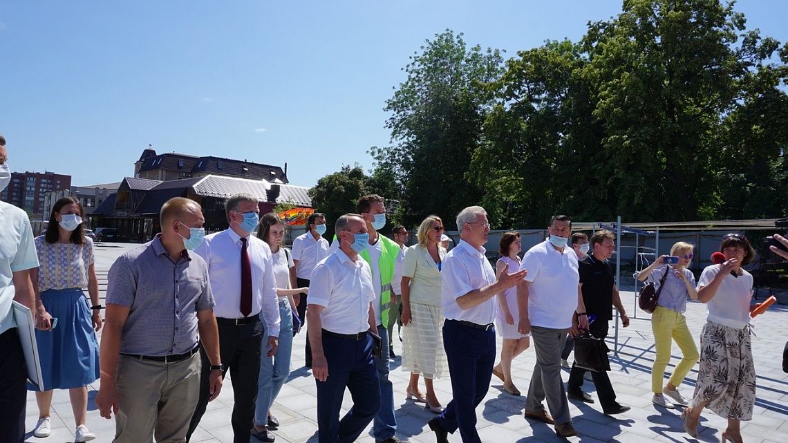 Белозерцев поручил подготовить проект благоустройства парка на Западной поляне