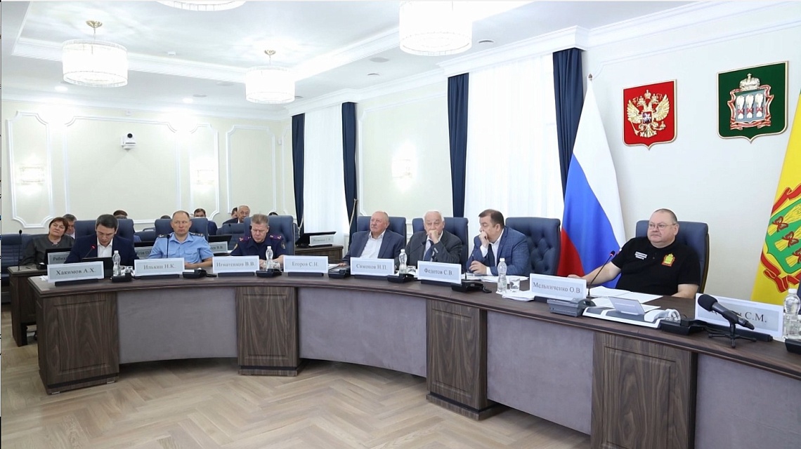 Министр экономического развития и промышленности Пензенской области доложил губернатору о темпах развития региона