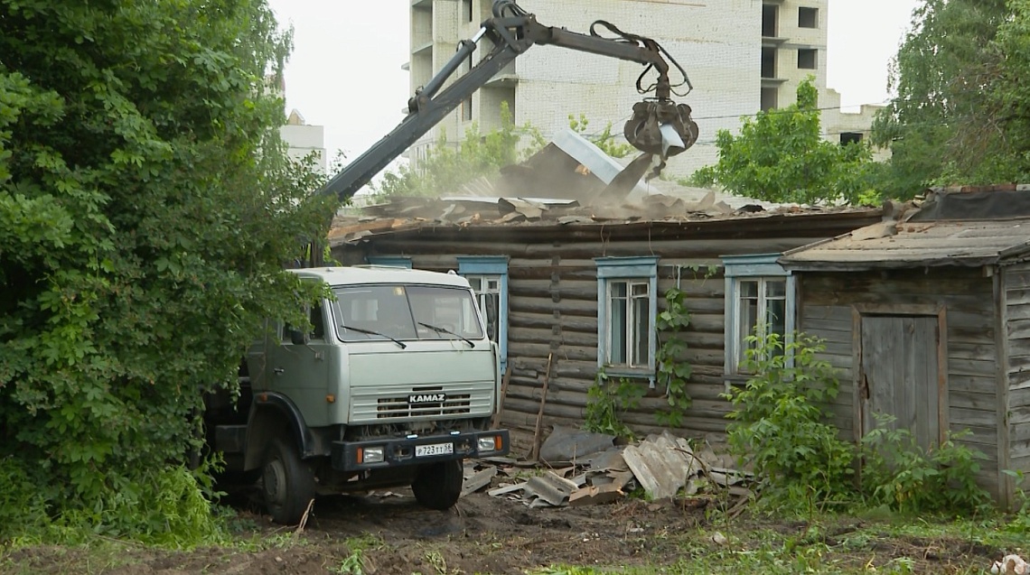 В Пензе в рамках муниципального проекта сносят старые строения